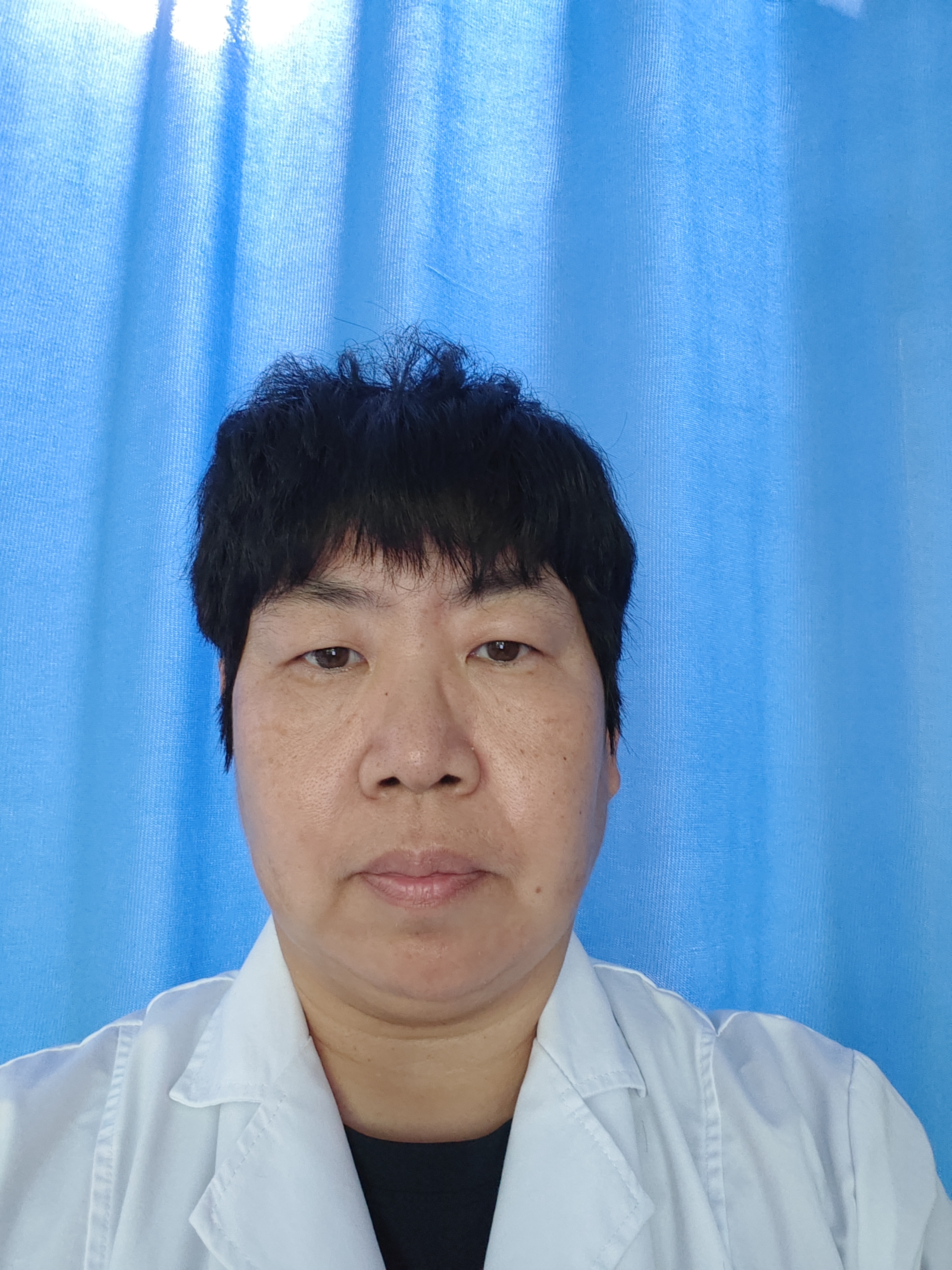 吕春燕头像