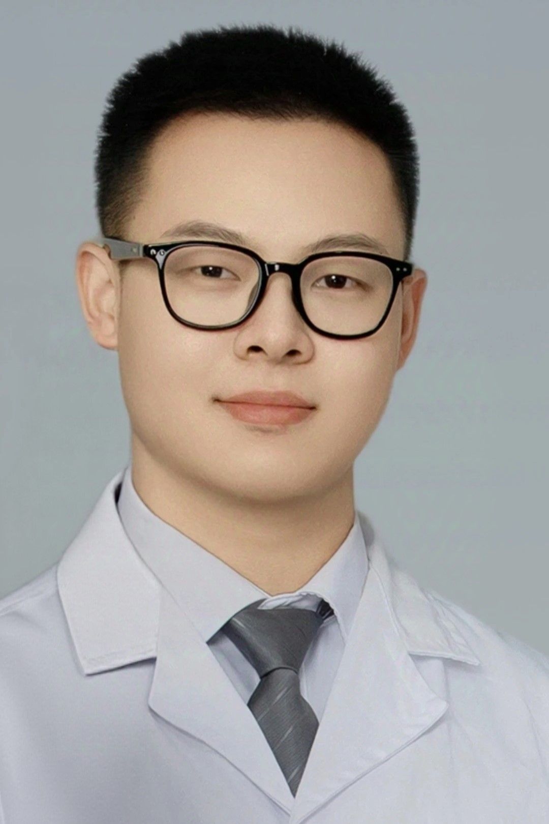 岳健头像