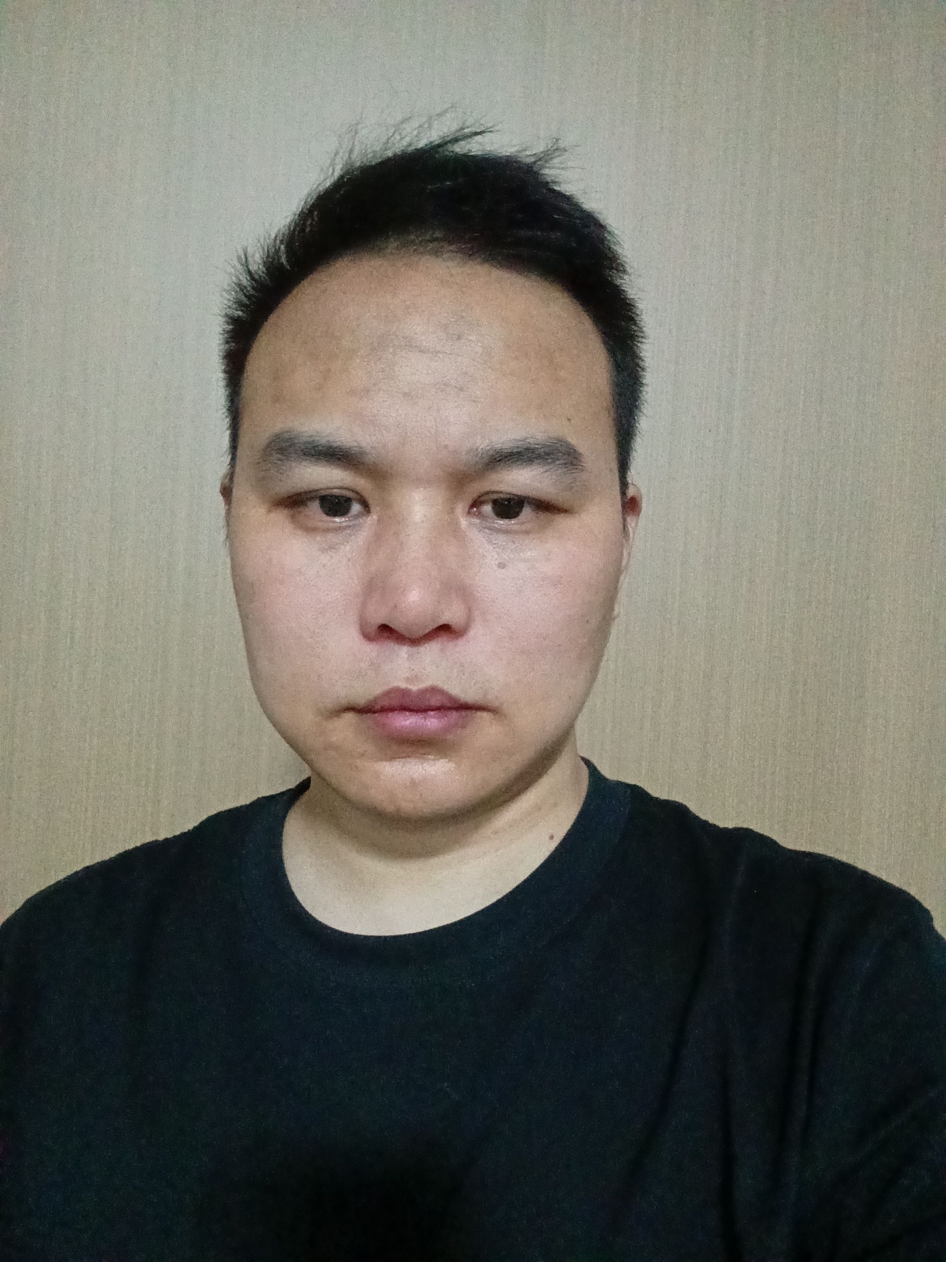 闫俊头像