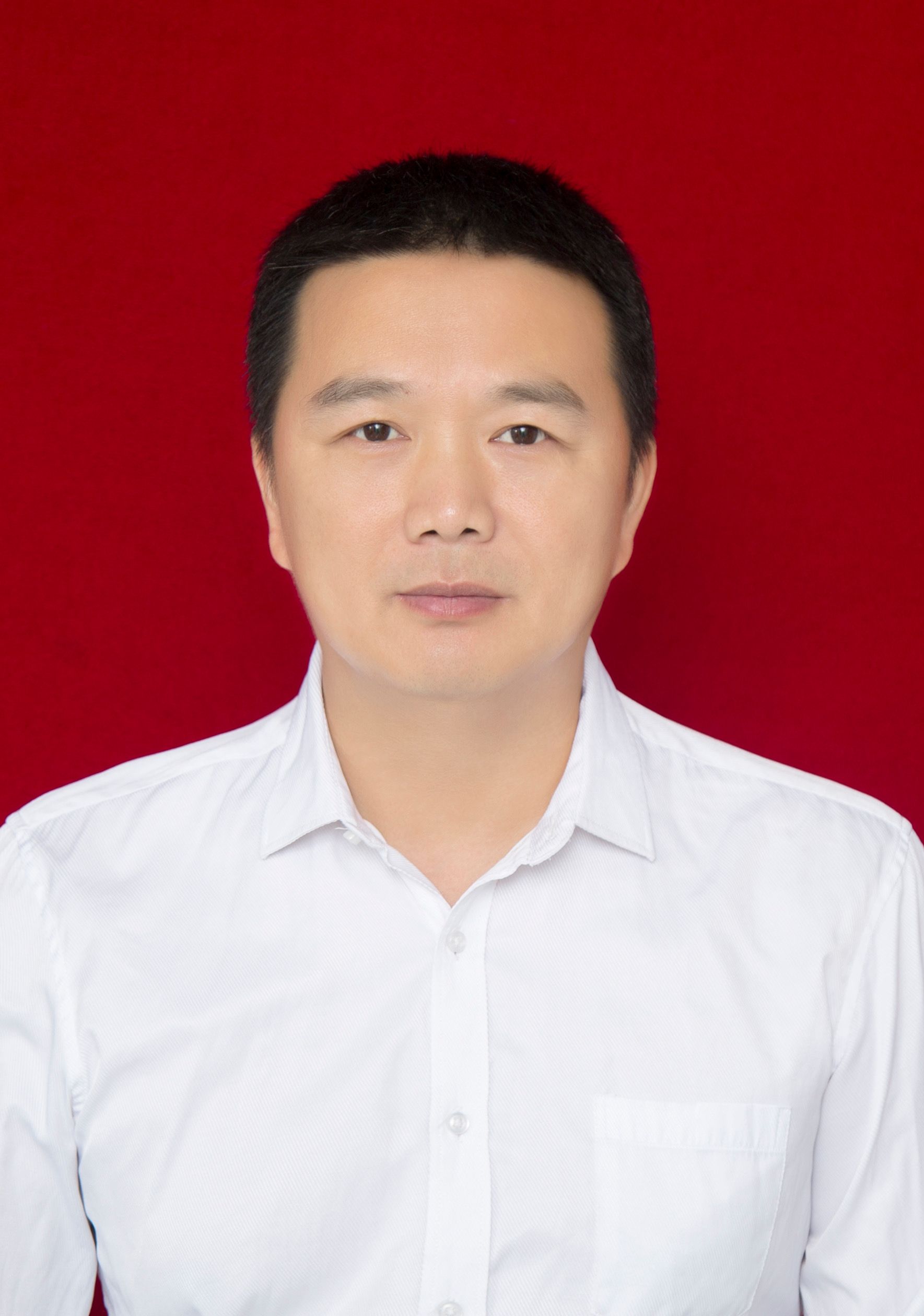 张利头像