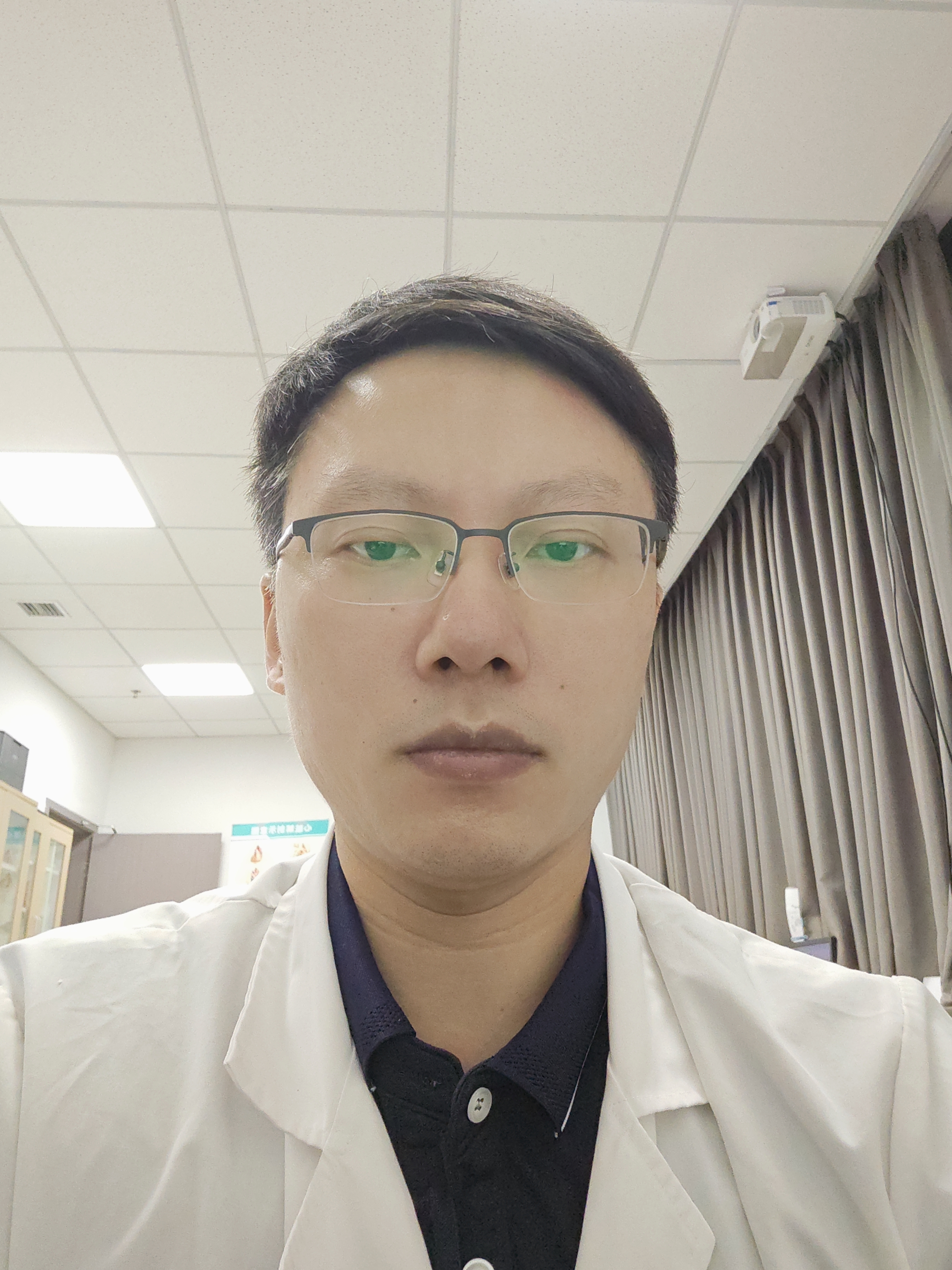麦伟丰头像
