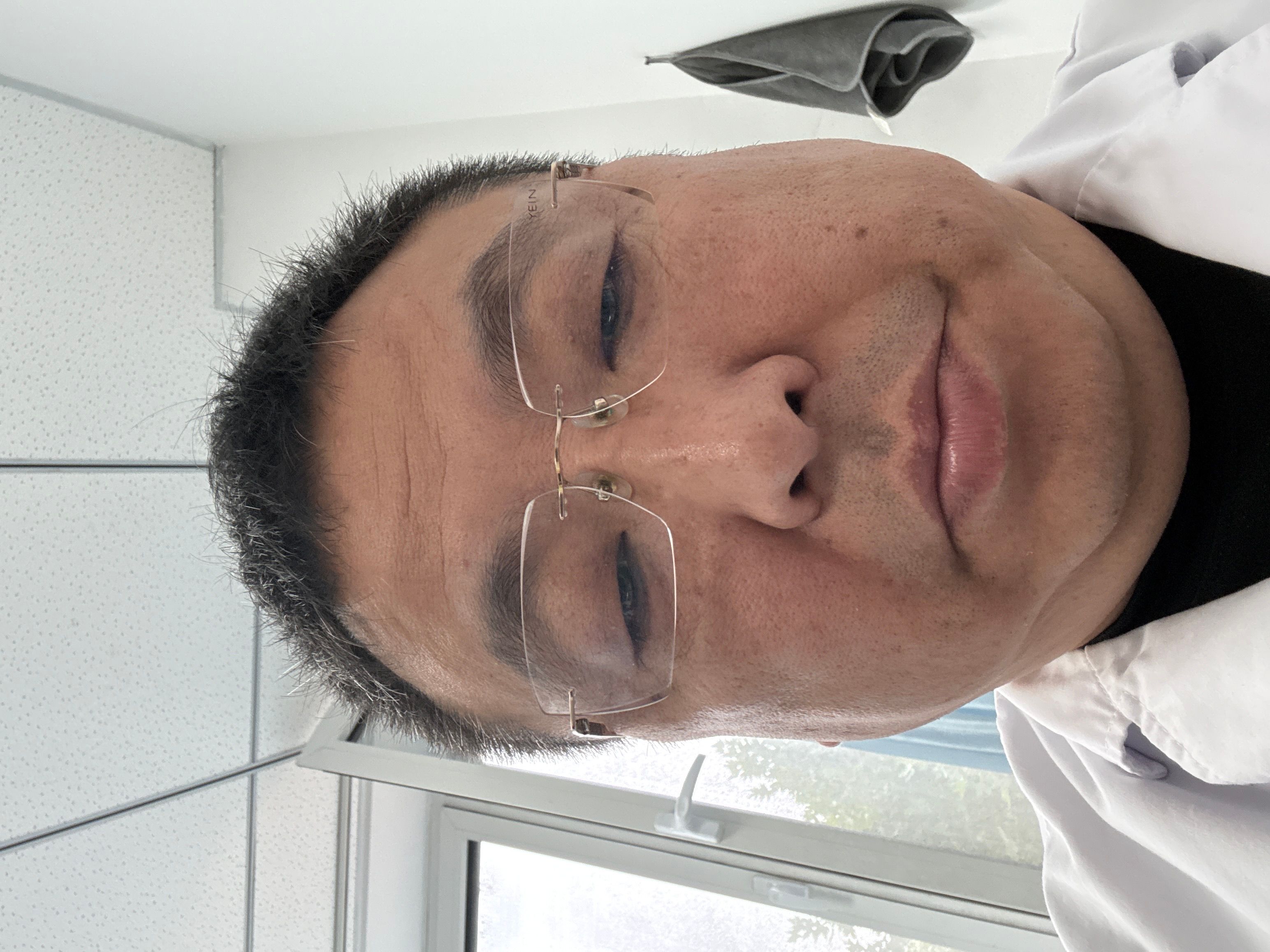 杨合军头像