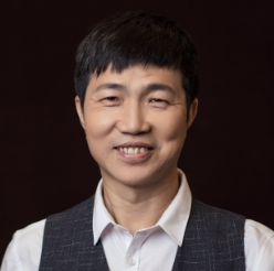 黄元华头像