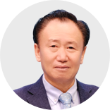 卢秉久头像
