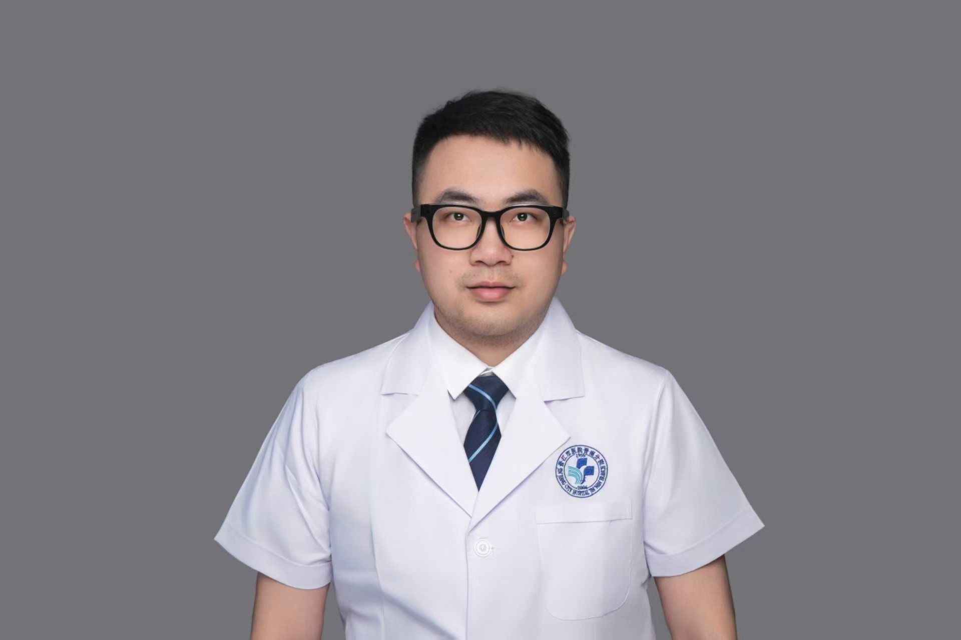 施铭鑫头像