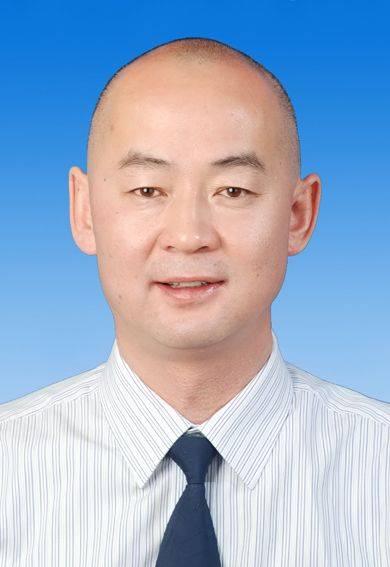 张新疆头像