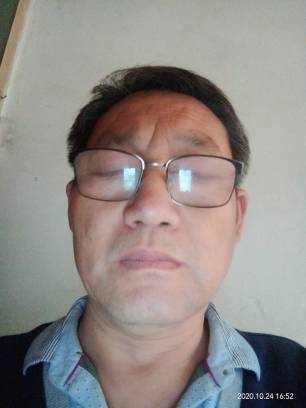 何伟头像