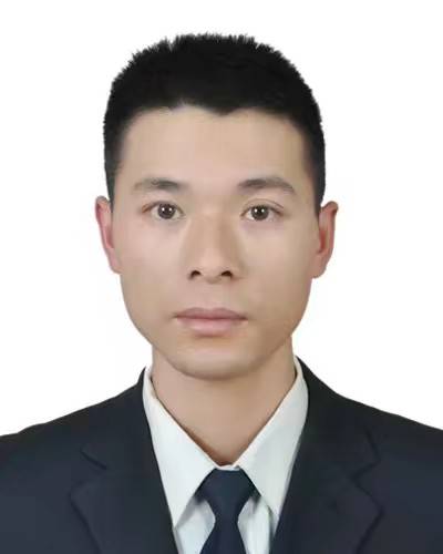 吕鉴头像