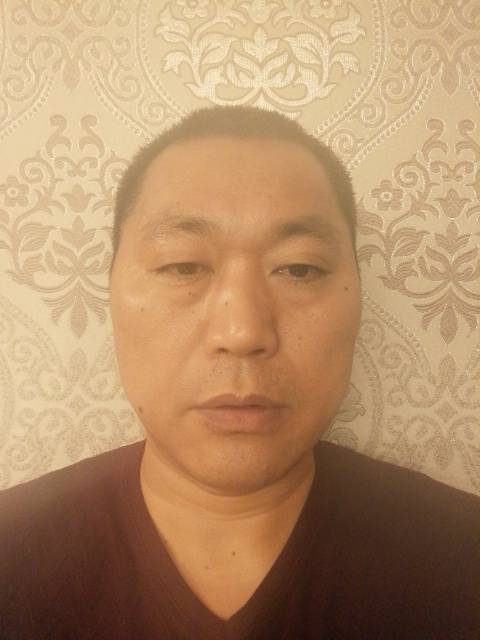 何毅头像