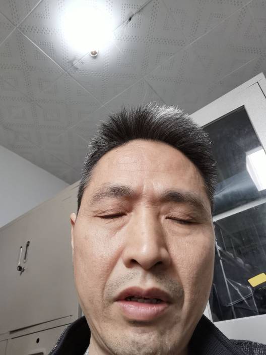 罗山头像