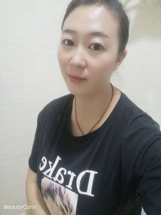 李霞头像