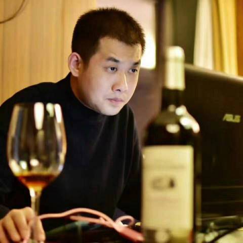 黄亚军头像