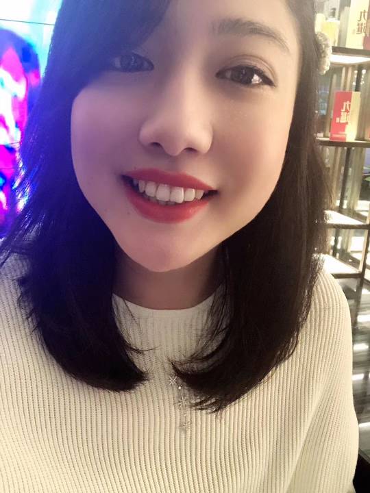 吴妍奕头像