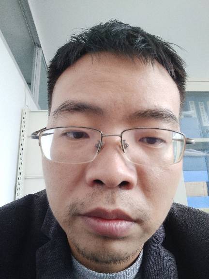 杨春林头像