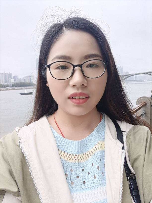 刘芳头像