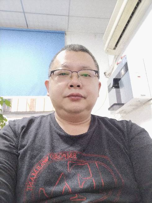 梅小蕾头像