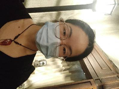 黄琴头像