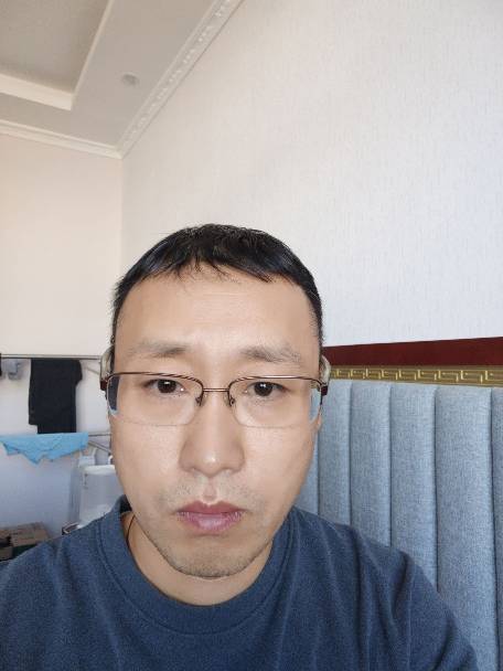 吕品田头像