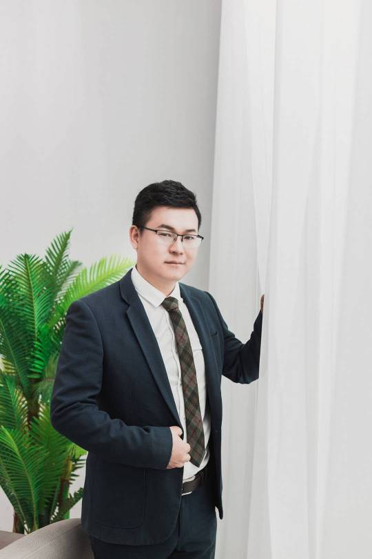 张磊头像