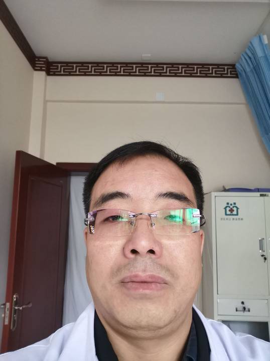 王亚文头像