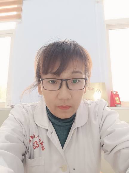 邹琴头像