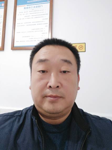 唐布宪头像