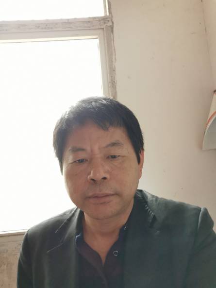 胡晓清头像