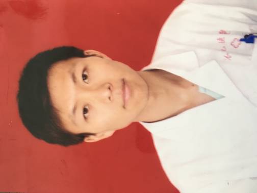 王睆头像
