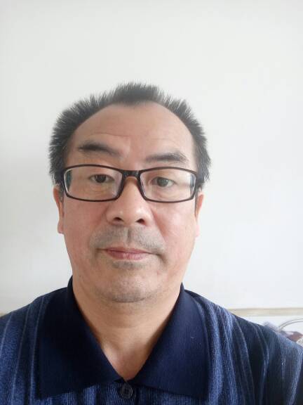 单卫兵头像
