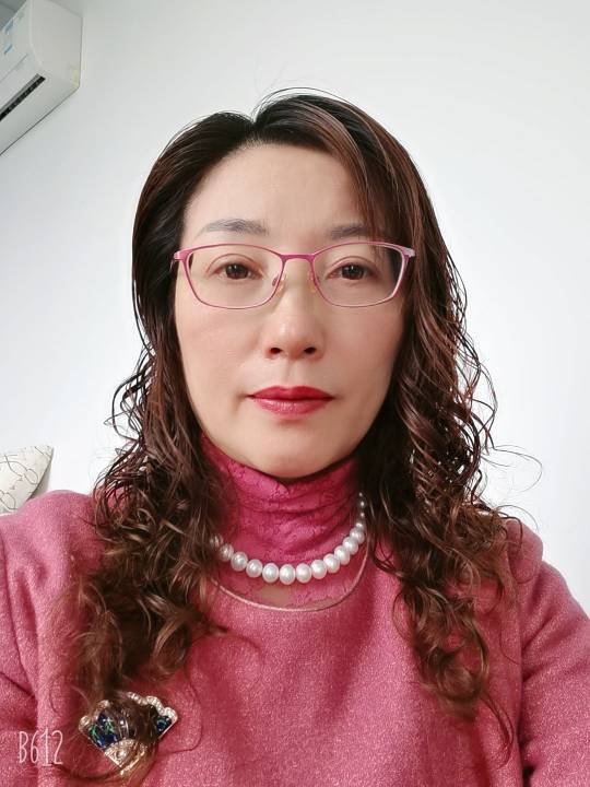 杨礼蓉头像