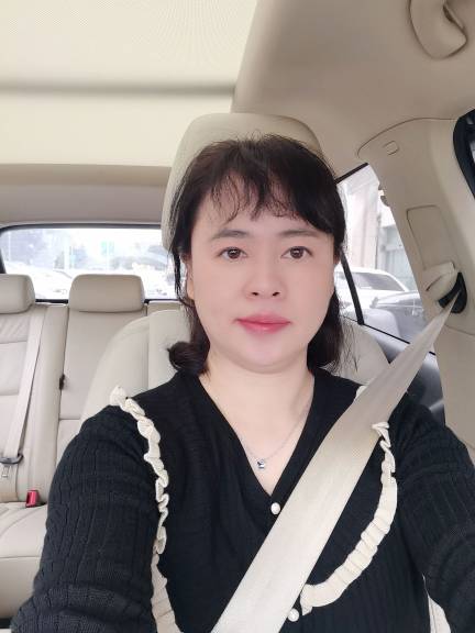 胡春丽头像