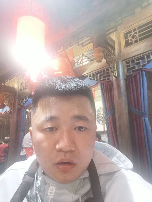 王成星头像