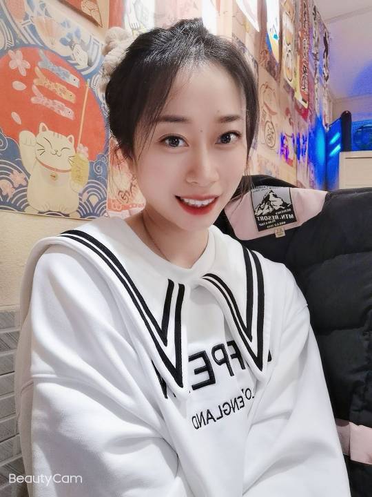 周欣竹头像