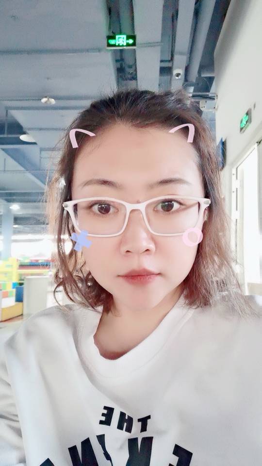 邓莹头像