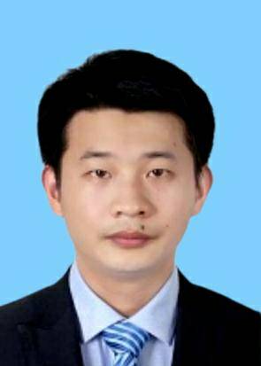 杨春山头像