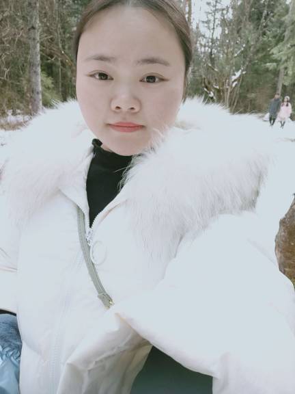 李霞头像