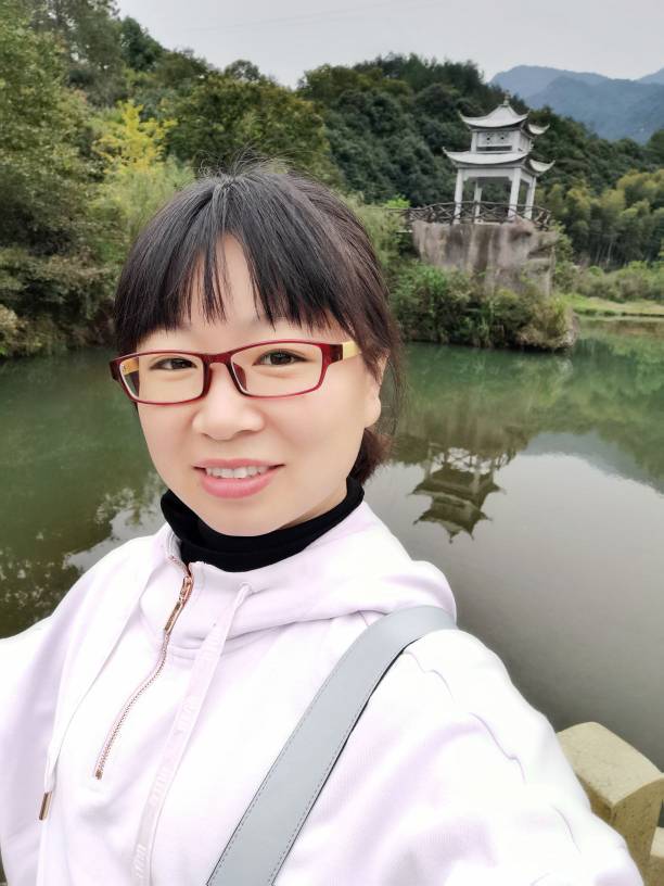 汪丽霞头像