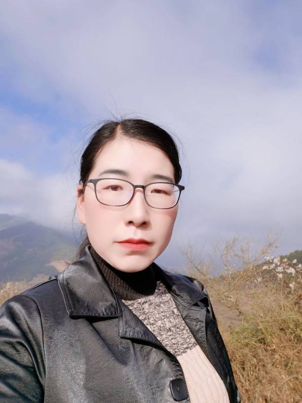 刘启英头像