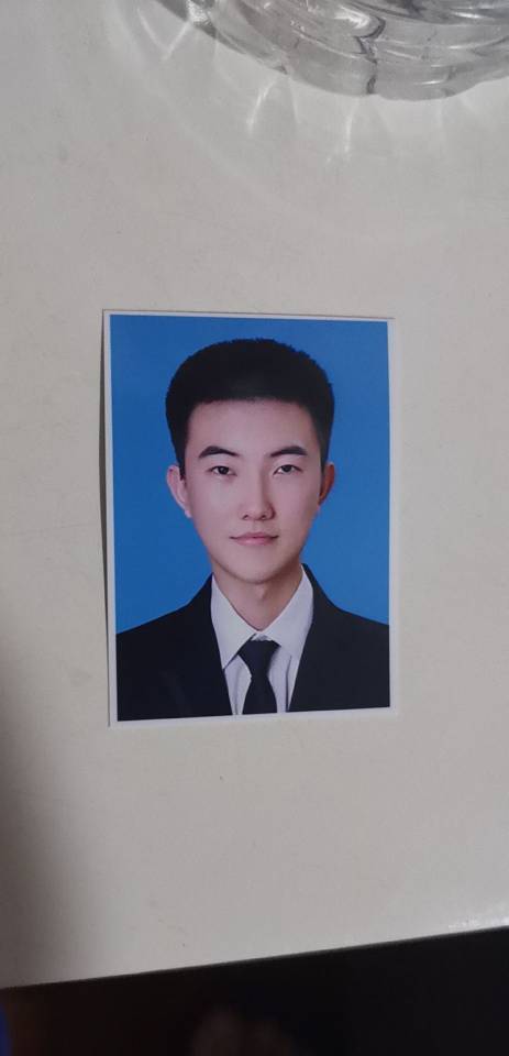 吕益军头像