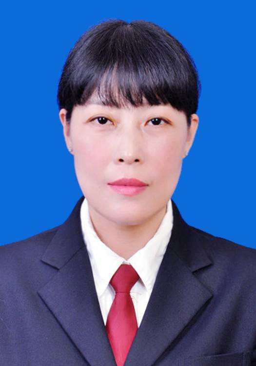 丁月群头像