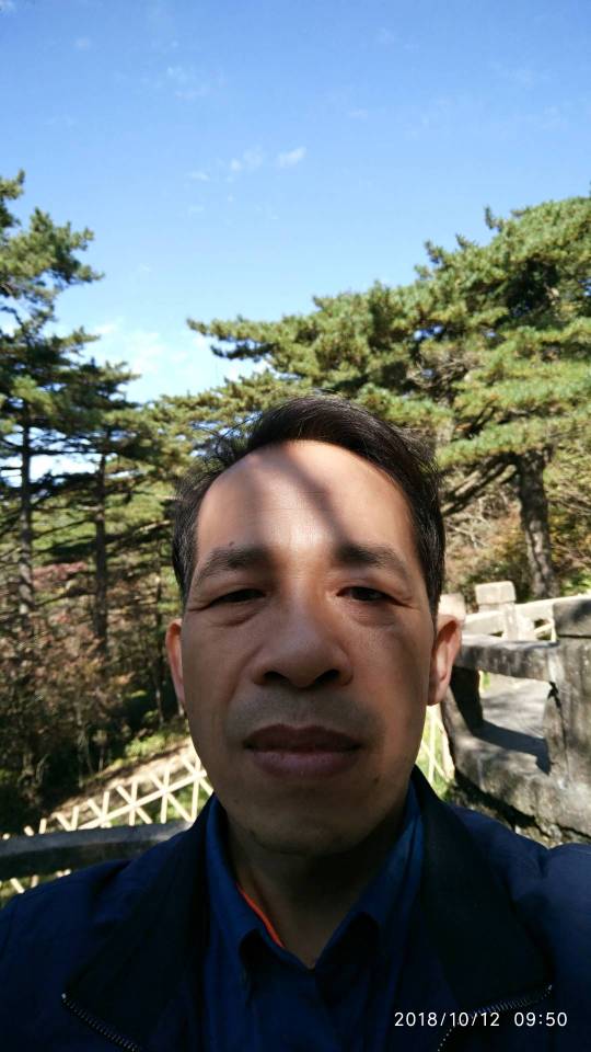 卢一壮头像