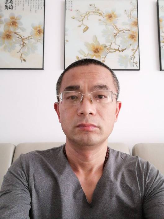 林鹏头像