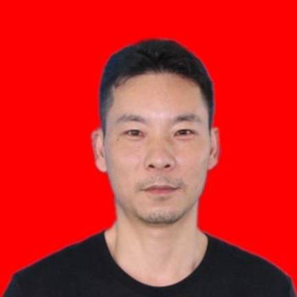 何勋头像