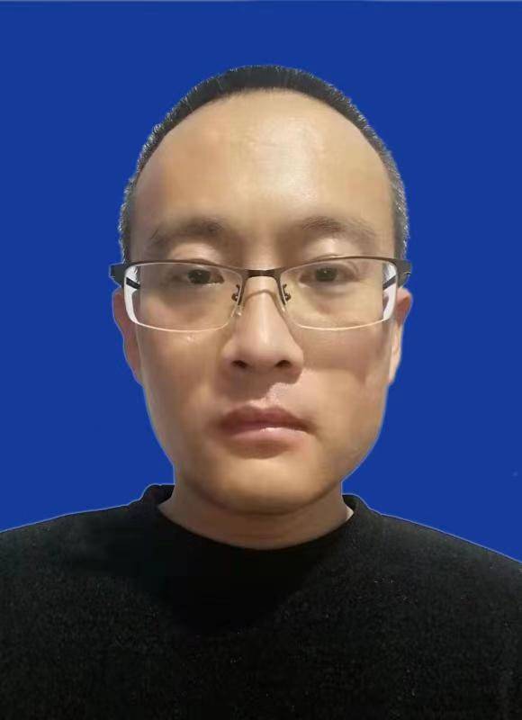 张立刚头像