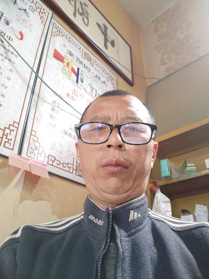 陈小亮头像