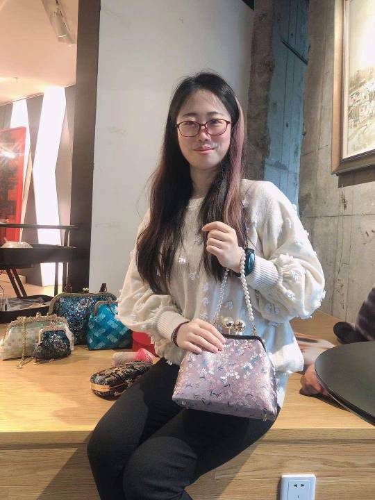 唐国雯头像