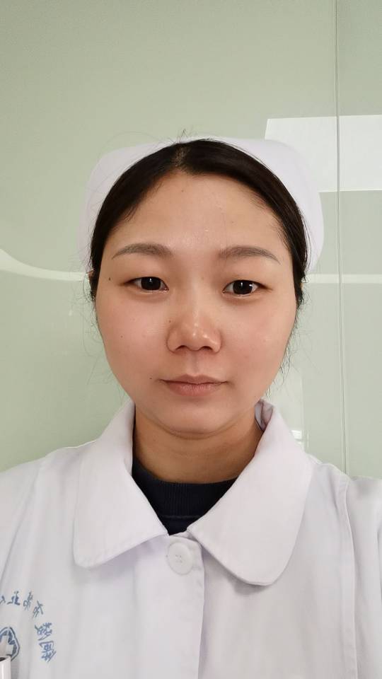 章雅丽头像