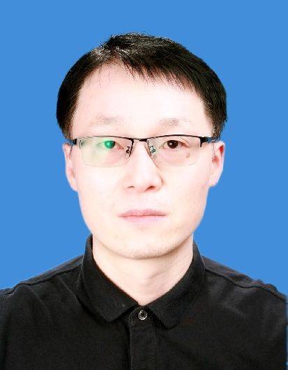 潘立明头像