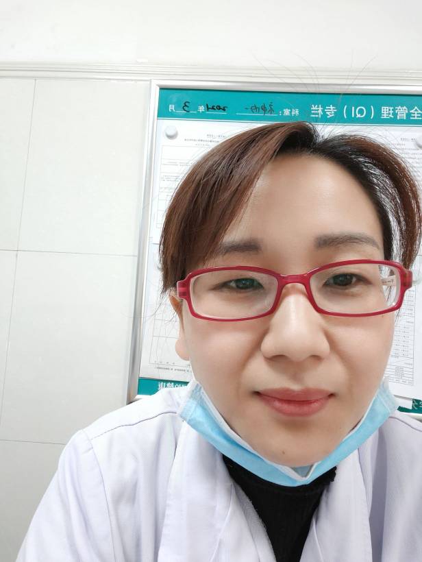 景小莉头像