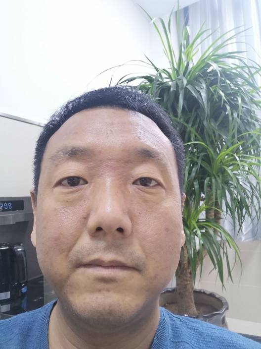 董子帅头像
